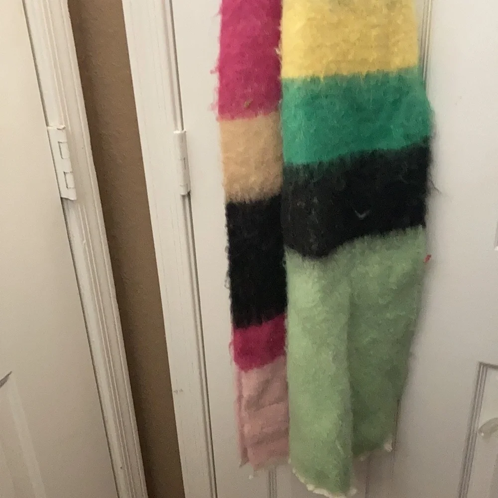FINAL MARKDOWN NWOT wild fable soft and fuzzy ladies scarf